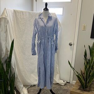 Universal Thread Long Sleeve Blue Striped Dress